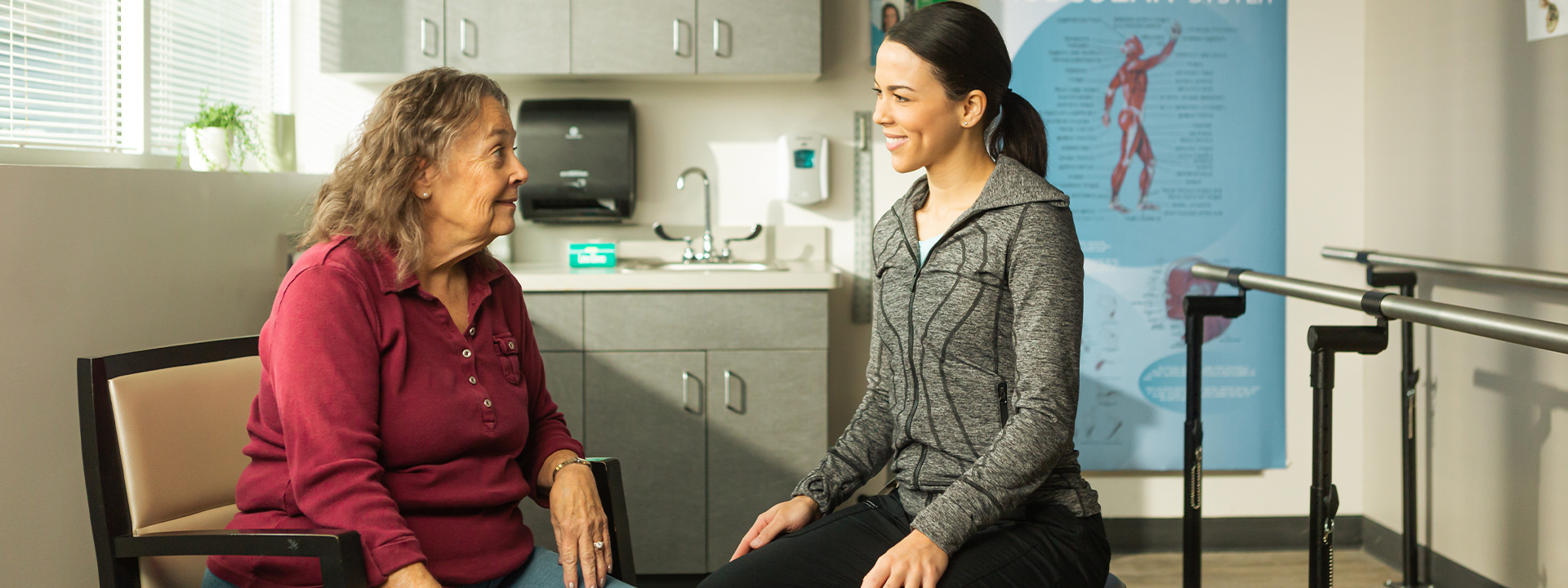 Per diem allied healthcare professional talking with a patient